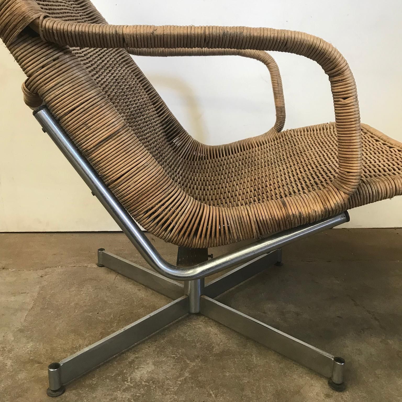 1152.0 1961 Dirk Van Sliedregt, Rare 514 Original Wicker Lounge Chair With Chrome Base photo