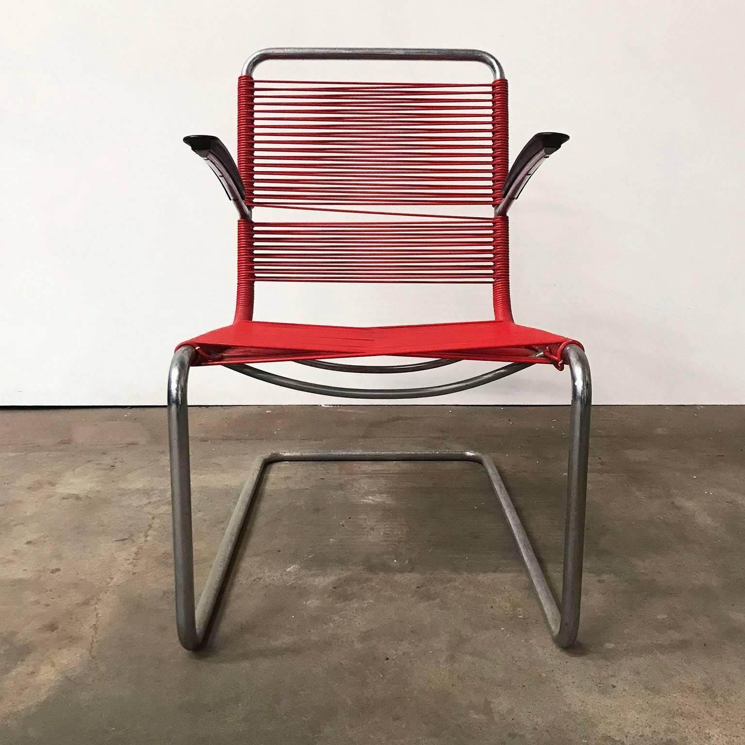 1934, W.H. Gispen For Gispen Culemborg, Rare Gispen 411 In Red Plastic Strings photo vinterior