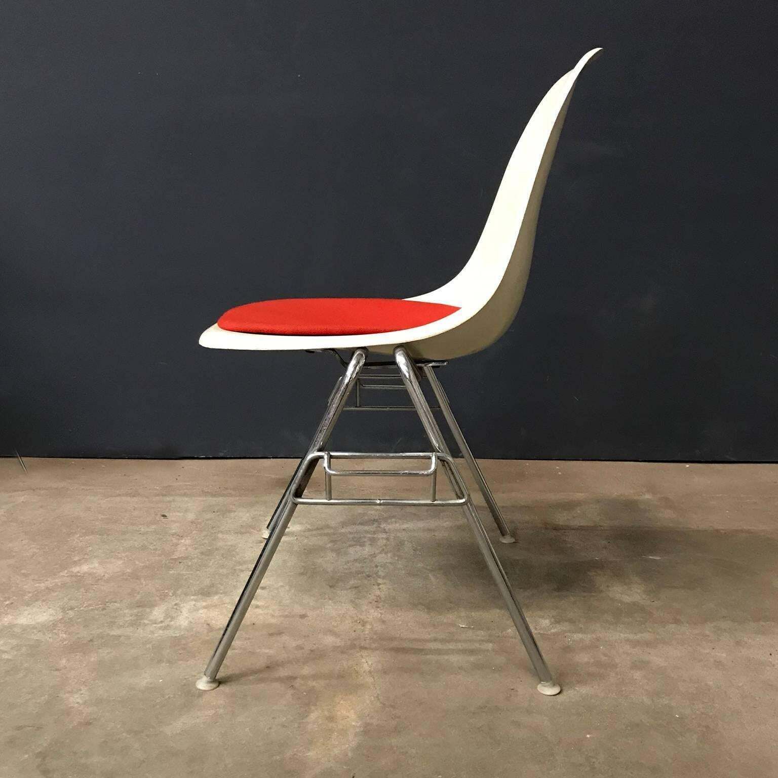 1948, Ray & Charles Eames For Herman Miller, Fiberglas Stacking Side Chair photo for sale