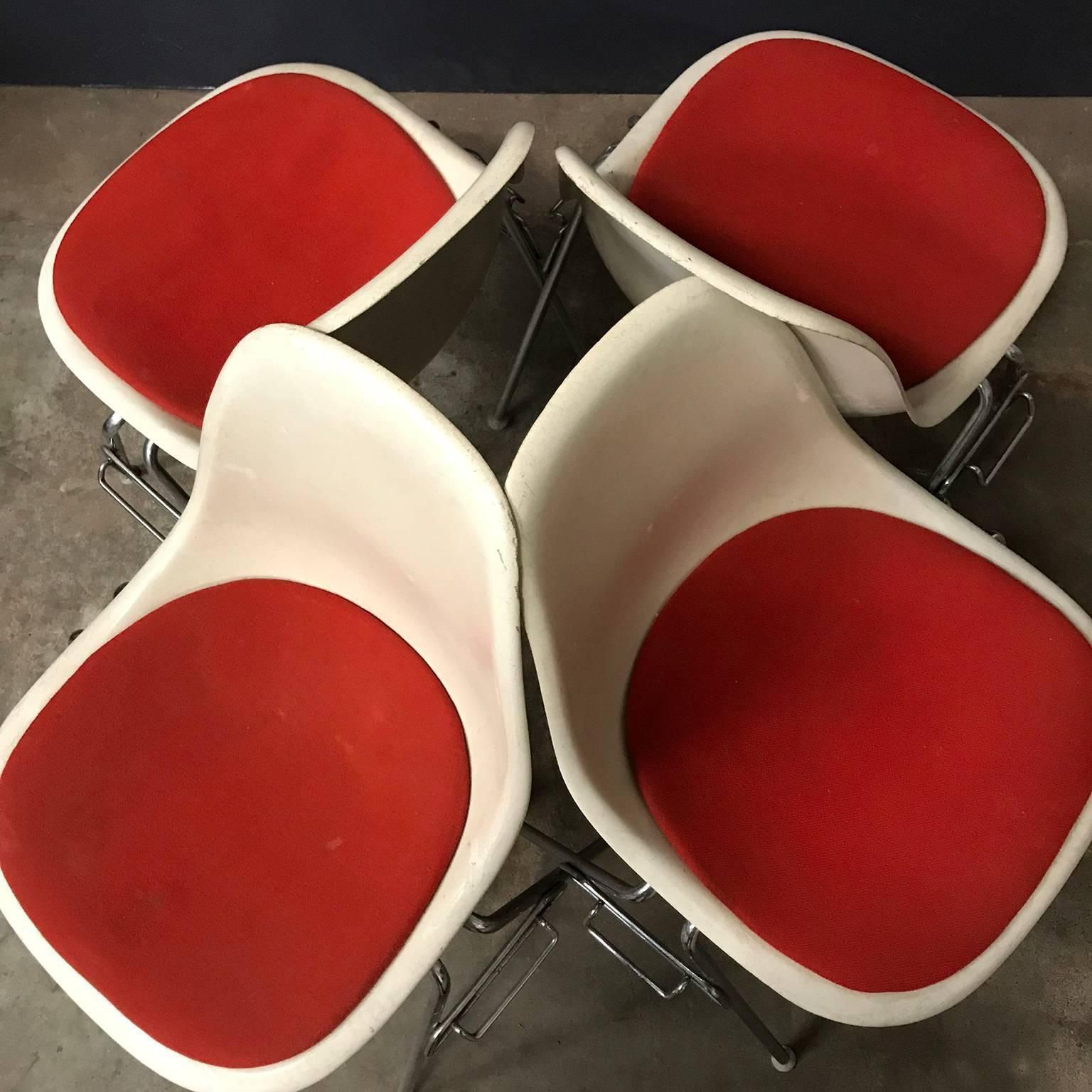 1948, Ray & Charles Eames For Herman Miller, Fiberglas Stacking Side Chair photo 422.0