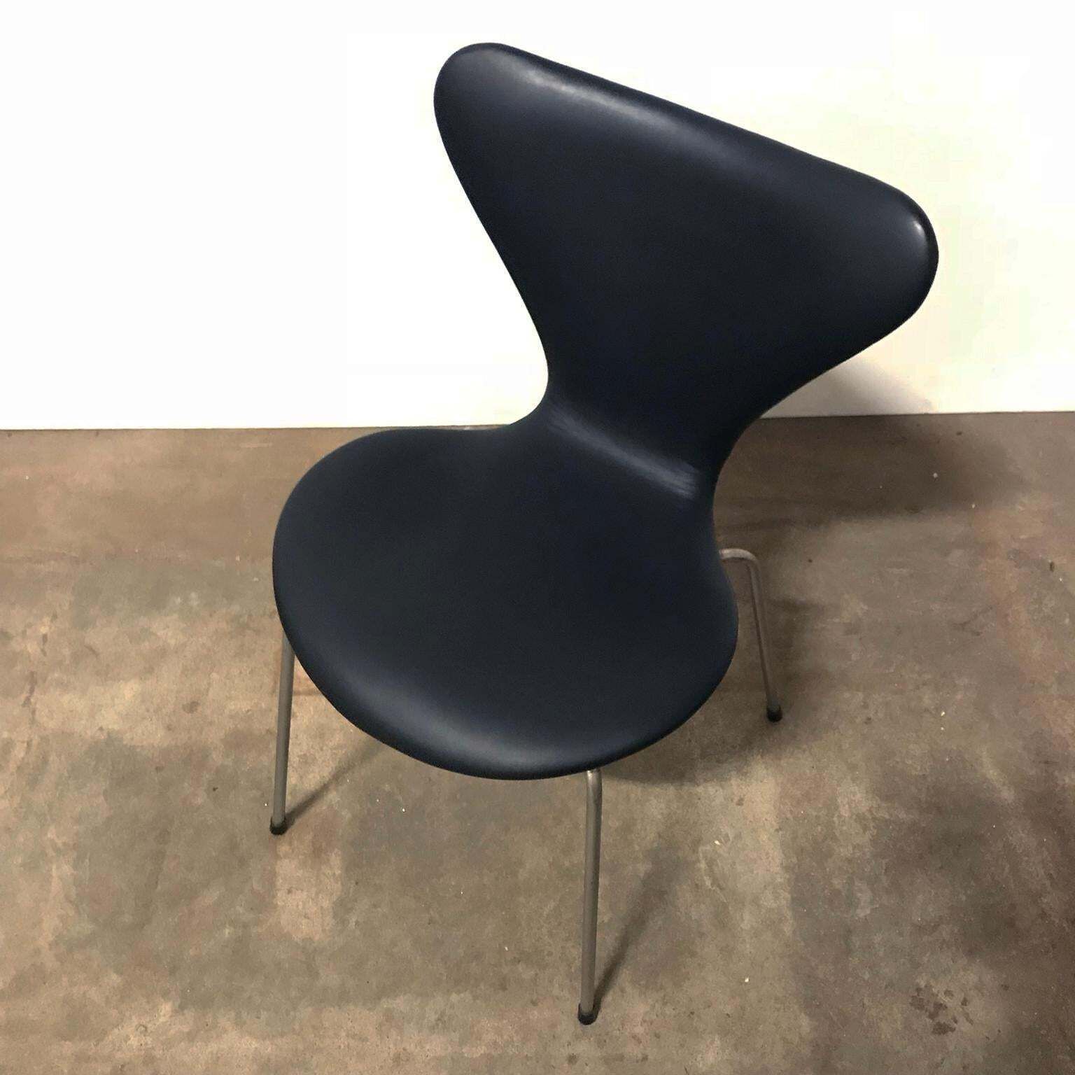 1955, Arne Jacobsen, Early Vintage Black Faux Leather 3107 Butterfly Chair photo buy
