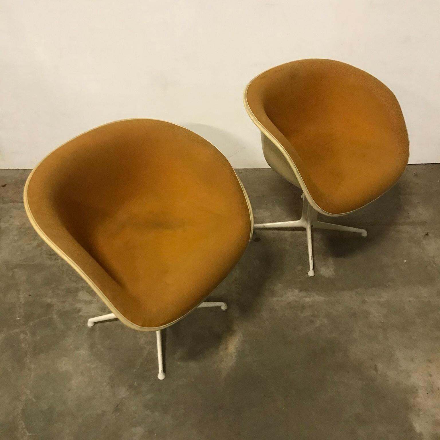 1960, Ray And Charles Eames, Original La Fonda Chairs By Miller In First Fabric photo furniture