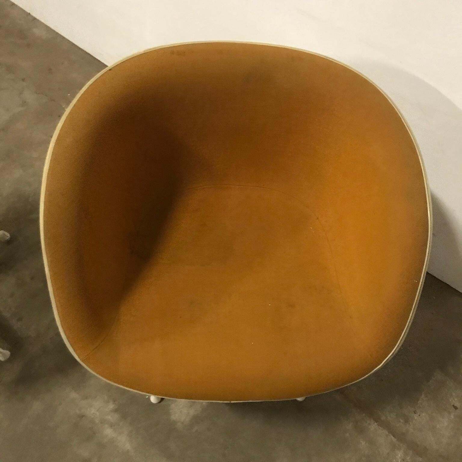 photo furniture 1960, Ray And Charles Eames, Original La Fonda Chairs By Miller In First Fabric