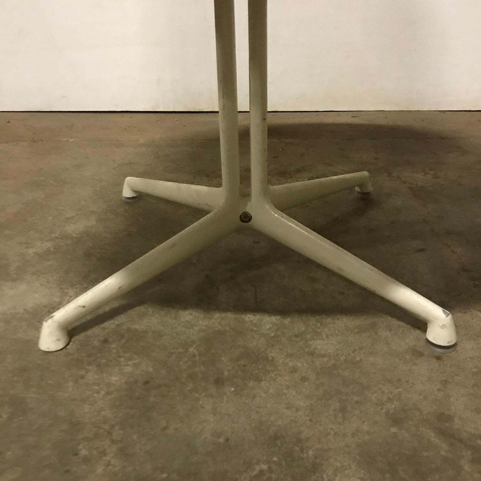 photo buy 1960, Ray And Charles Eames, Original La Fonda Chairs By Miller In First Fabric