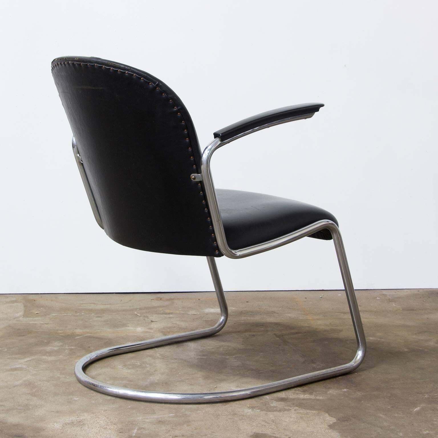 1935, W.H. Gispen, By Gispen Culemborg, 413 Easy Chair In Original Black Vinyl photo for sale