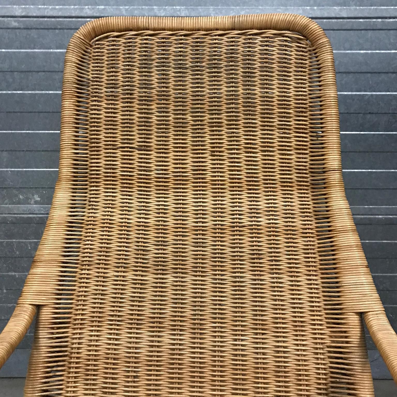 photo furniture 1961 Dirk Van Sliedregt, Rare 514 Original Wicker Lounge Chair With Chrome Base