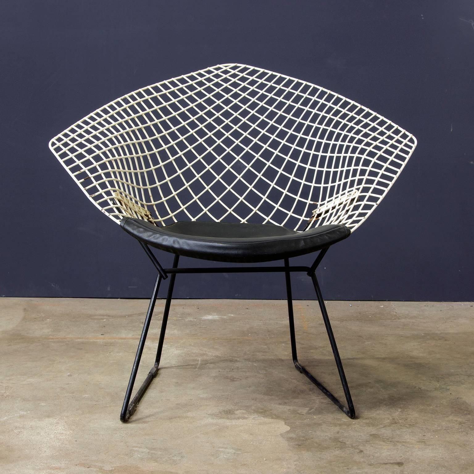 1952, Harrie Bertoia, Diamond Chair 421, Black & White With Black Vinyl Cushion photo 1152.0
