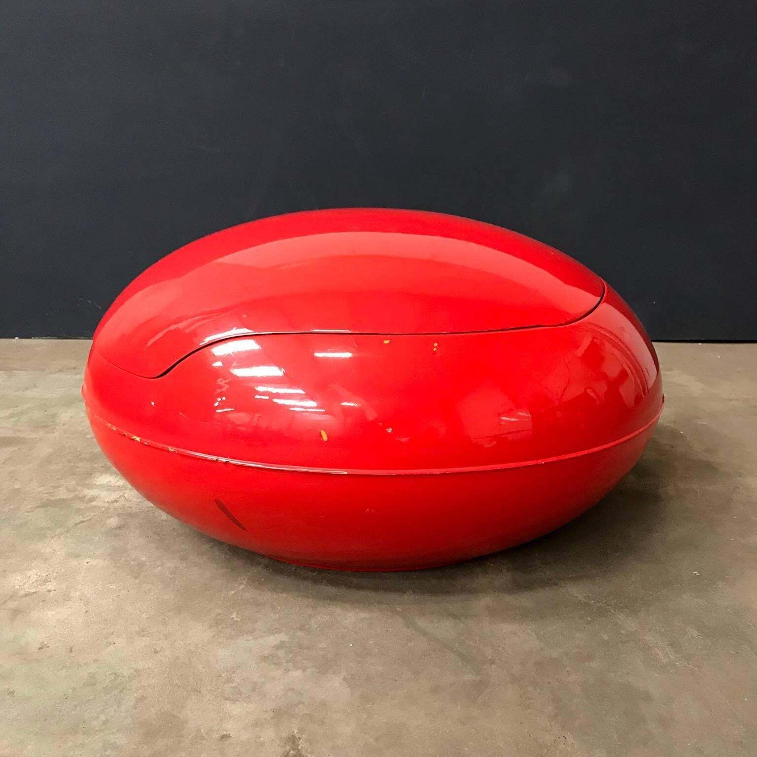 photo furniture Peter Ghyczy For Ghyczy Design, Red Garden Egg Or Senftenberg Egg, 1968