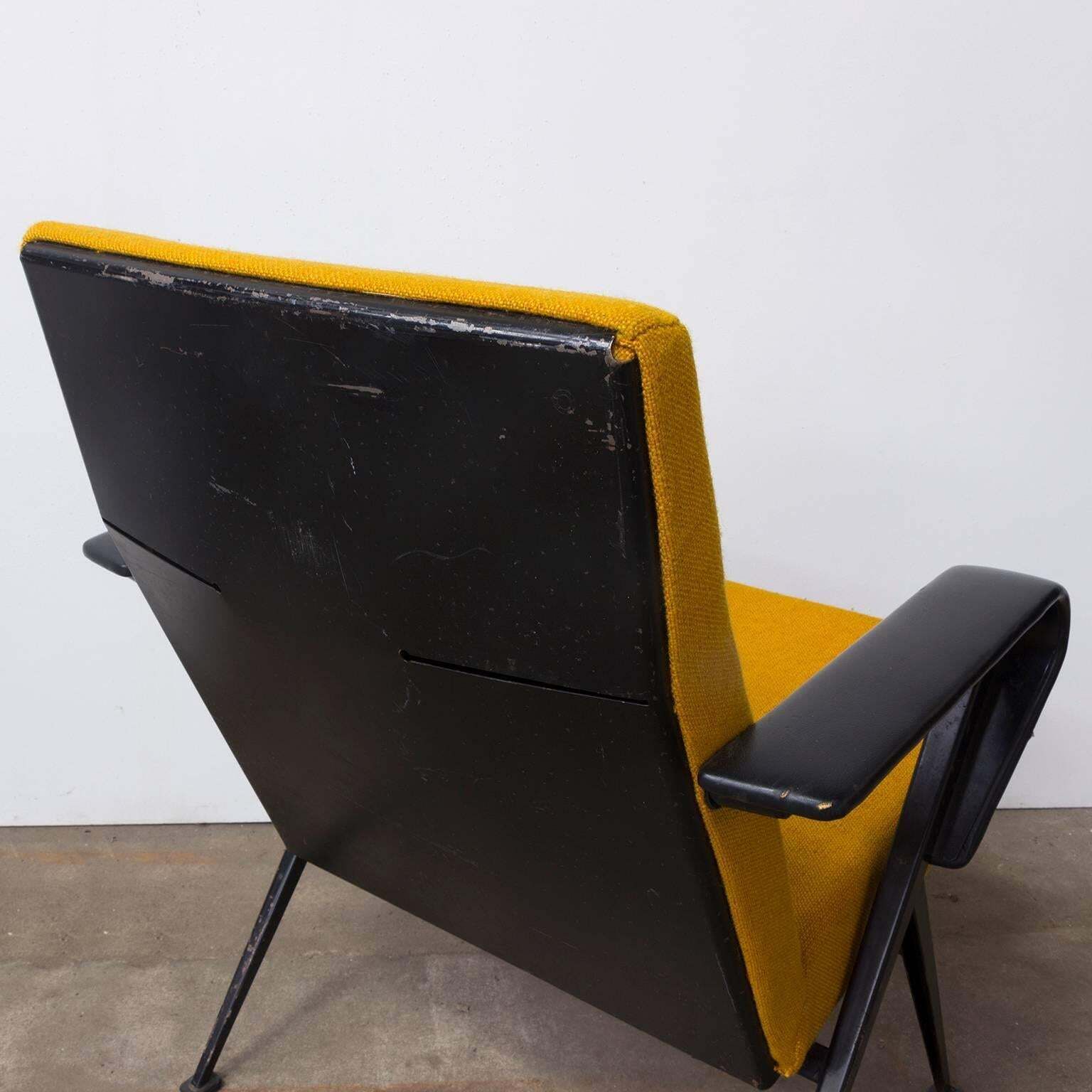 1969 Friso Kramer, Ahrend De Cirkel Repose Lounge Armchair New Yellow Upholstery photo vintage