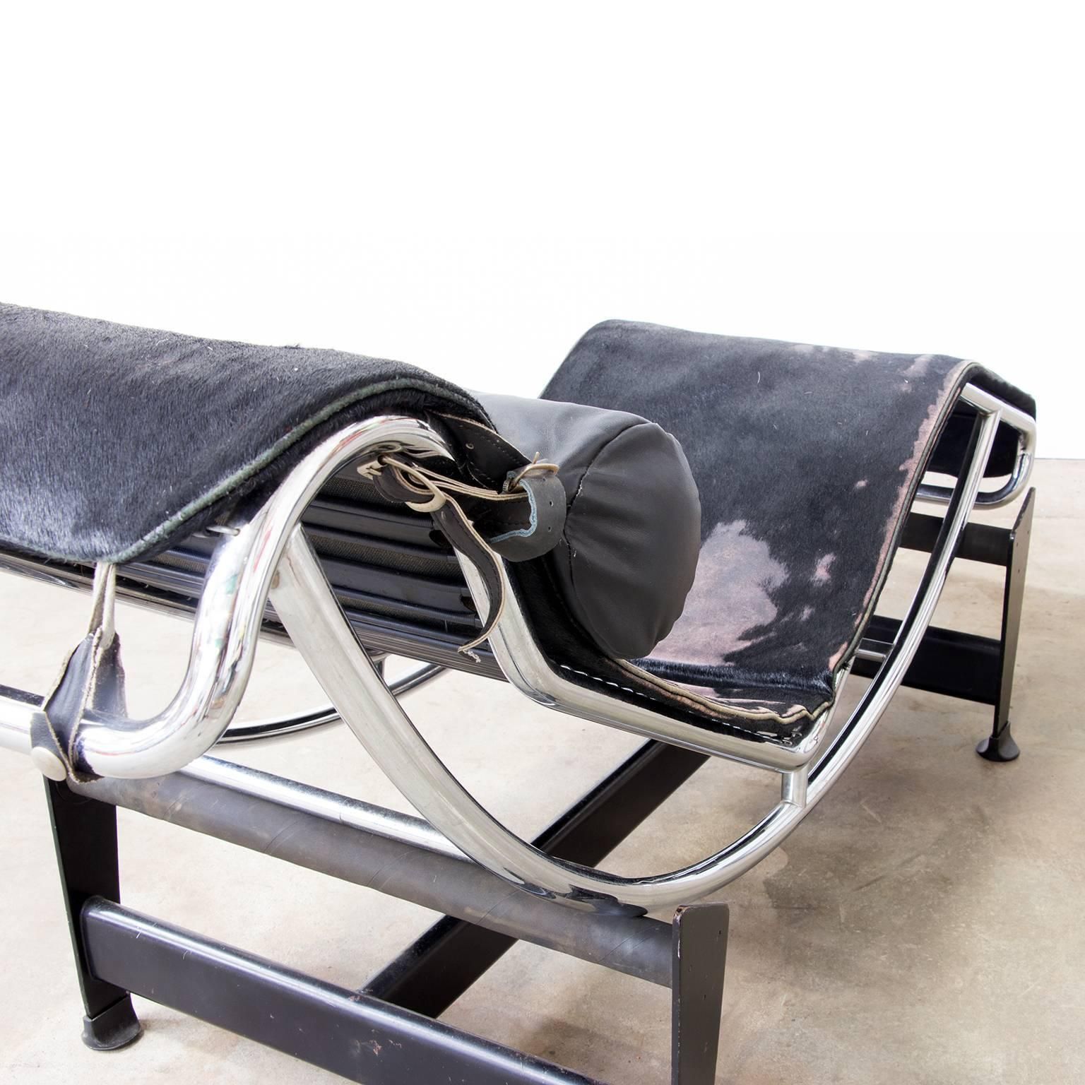 1928, Le Corbusier, Early Lc 4 By Cassina In Chrome With Black Pony Skin photo vinterior
