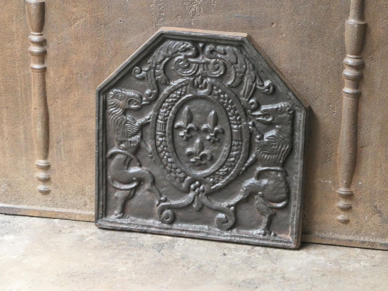 French Louis XIV Style 'Arms Of France' Fireback / Backsplash, 20th Century photo vinterior