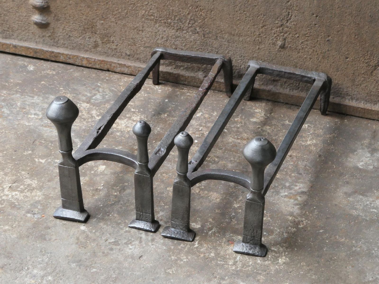 French Louis XV Period Fireplace Grate Or Fire Basket, 18th Century photo vinterior