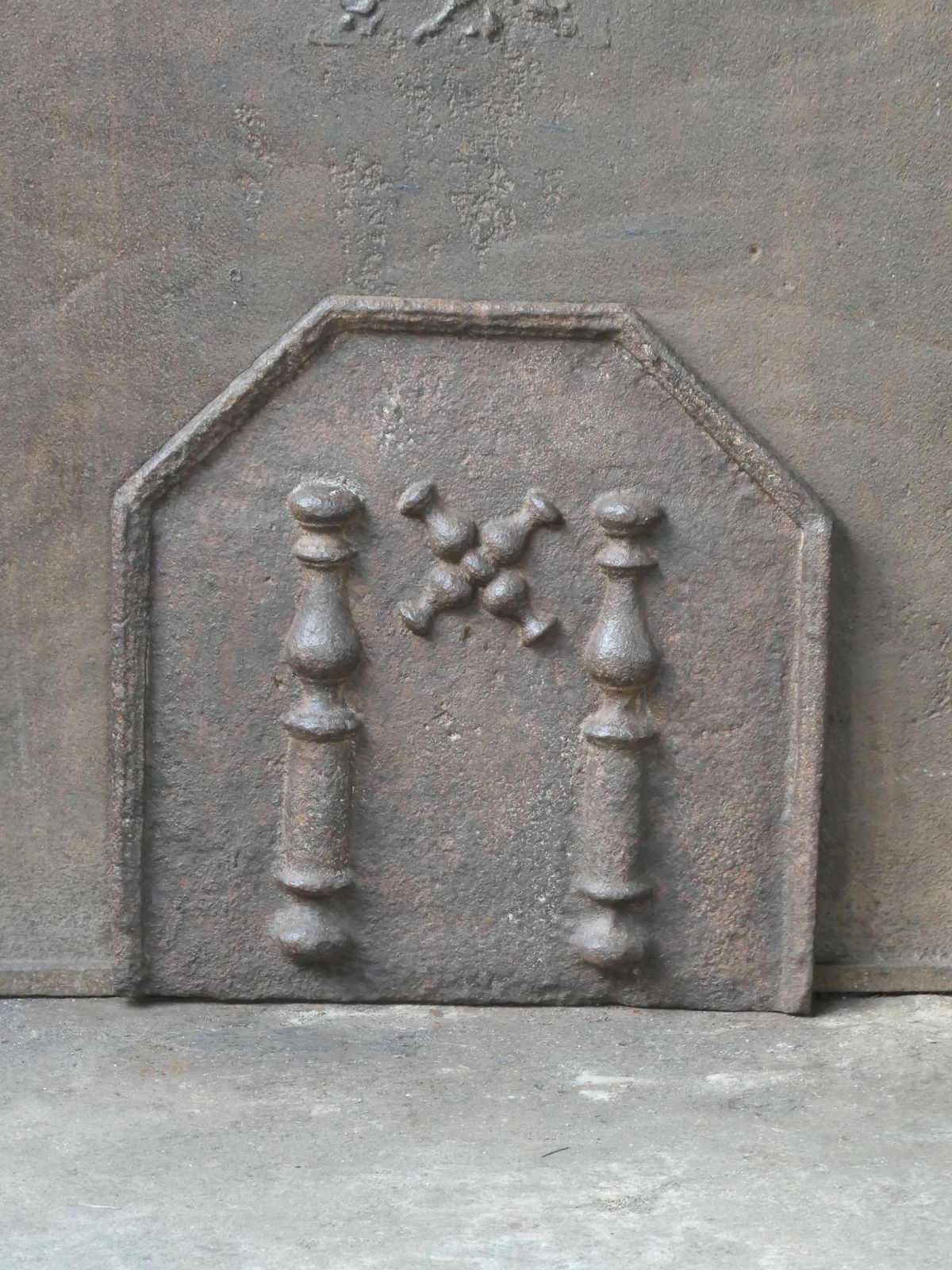 French Louis XIV 'Pillars With Saint Andrew's Cross' Fireback / Backsplash photo 380.0