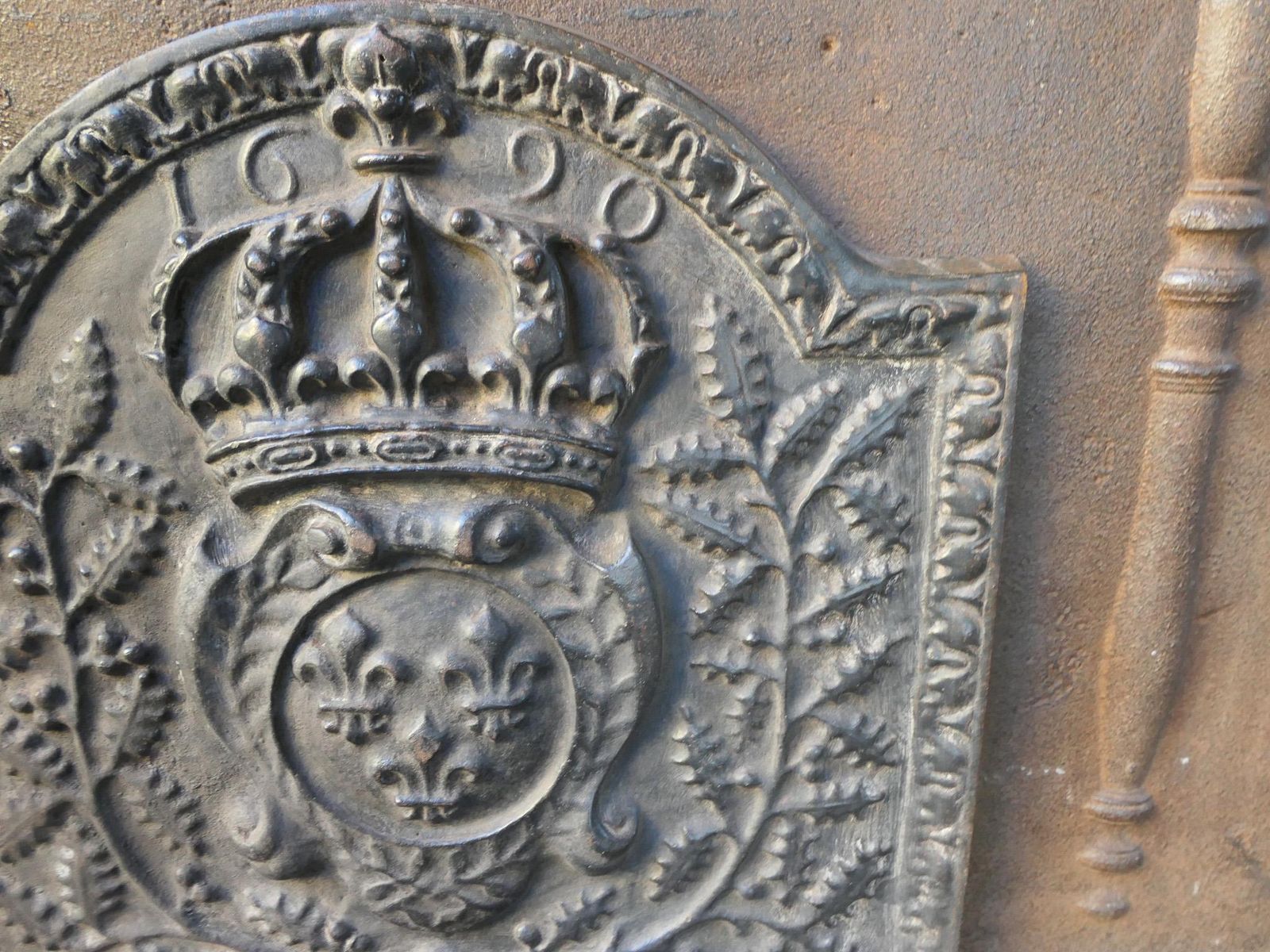 photo furniture French Louis XIV Style 'Arms Of France' Fireback / Backsplash