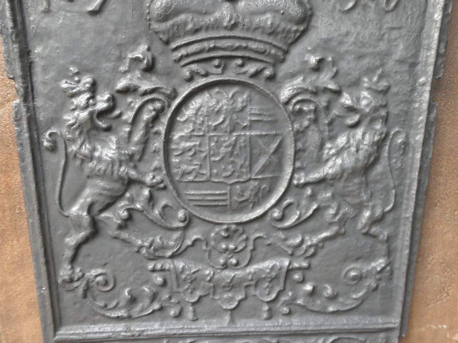 photo furniture German Louis XV Period 'Coat Of Arms' Fireback / Backsplash, 18th Century