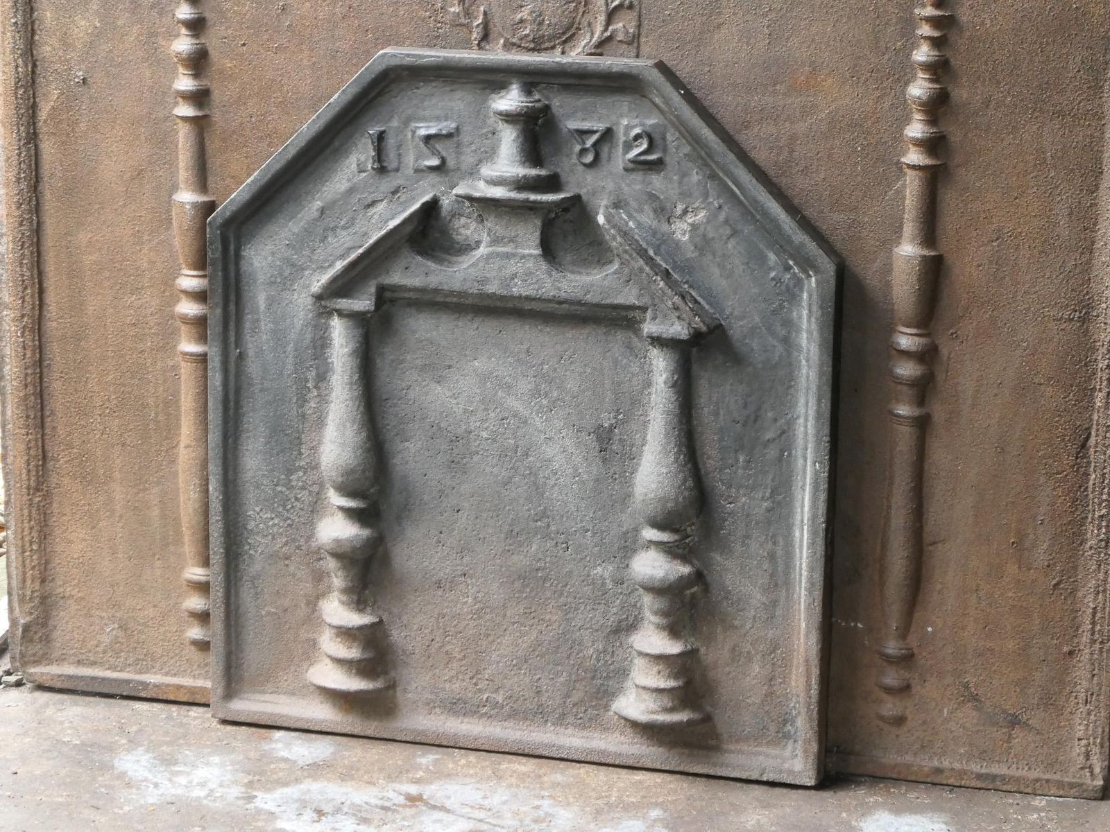 French Louis XIV Style 'Coat Of Arms' Fireback / Backsplash, 20th Century photo 576.0