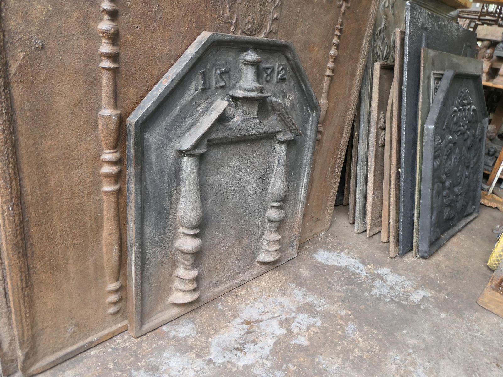 Home Fixtures French Louis XIV Style 'Coat Of Arms' Fireback / Backsplash, 20th Century photo