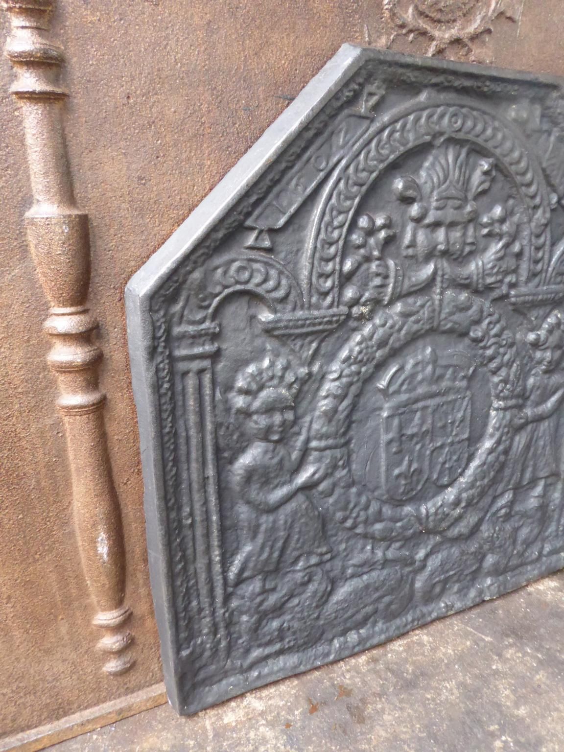 French Louis XIV Style 'Coat Of Arms' Fireback / Backsplash photo vintage