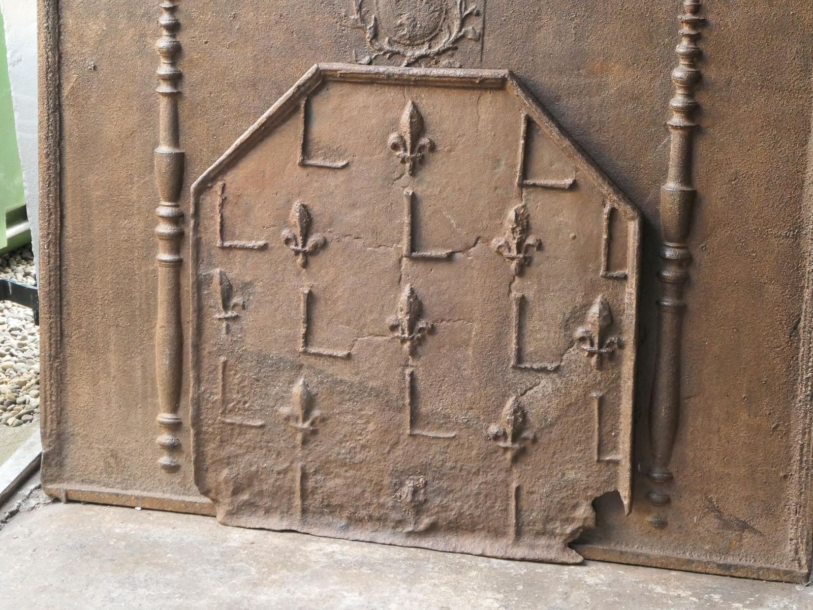 Antique French Louis XIV 'Fleur De Lys' Fireback / Backsplash, 17th Century photo Home Fixtures