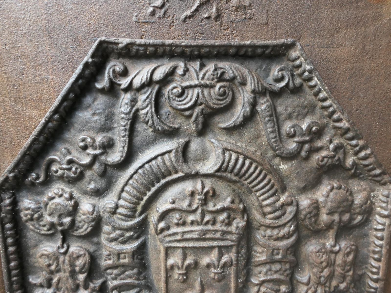 French Louis XIII Style 'Arms Of France' Fireback / Backsplash photo vinterior