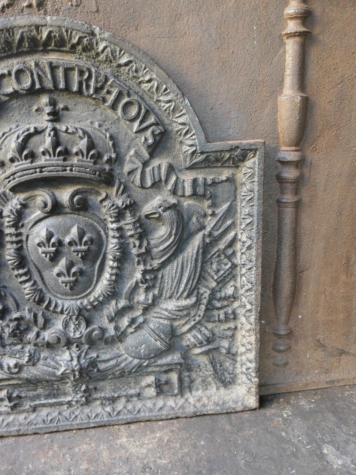 746.0 Antique French Fireback / Backsplash With The Arms Of France, 18th Century photo