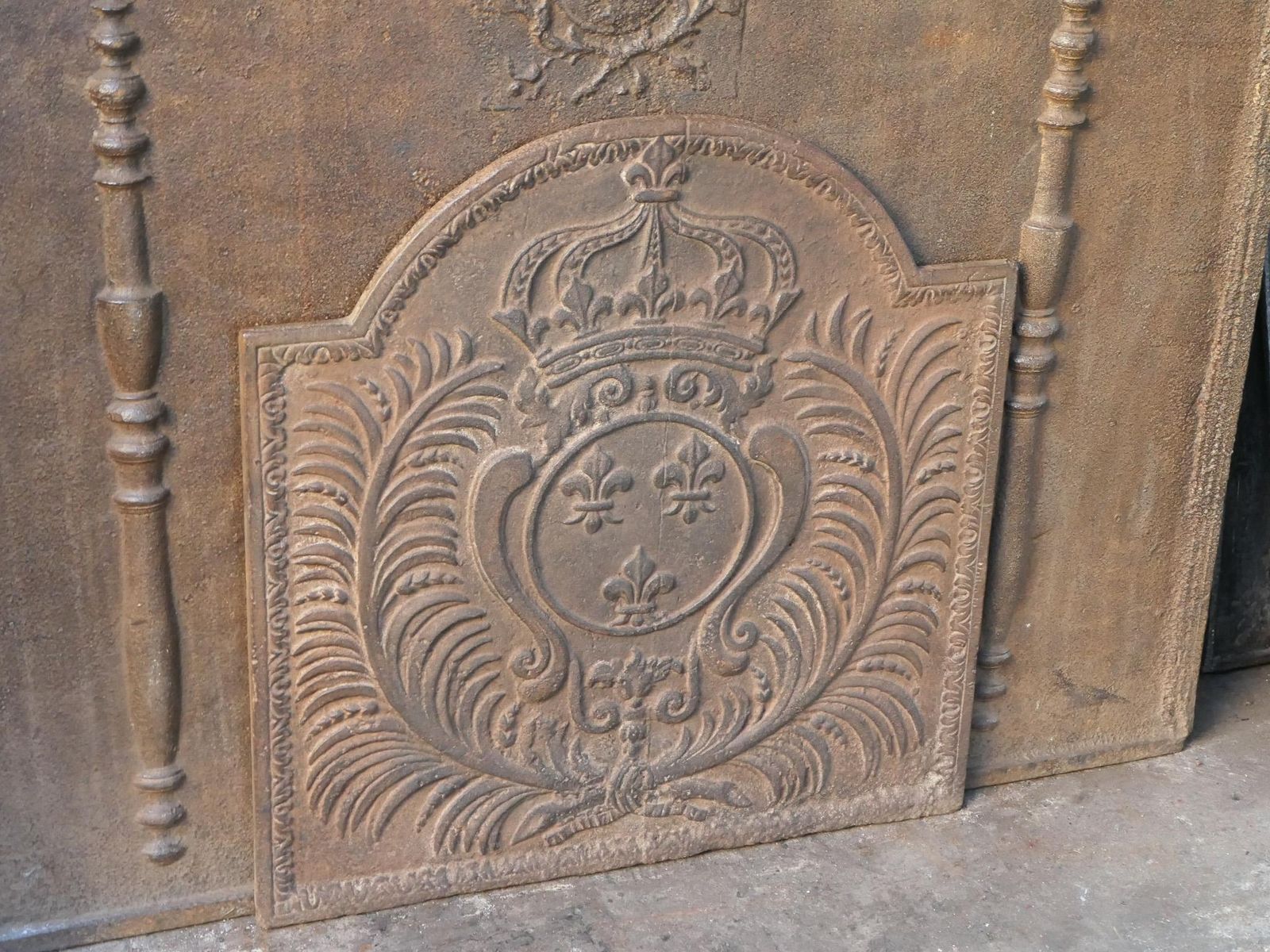 18th Century French Louis XV 'Arms Of France' Fireback / Backsplash photo vinterior