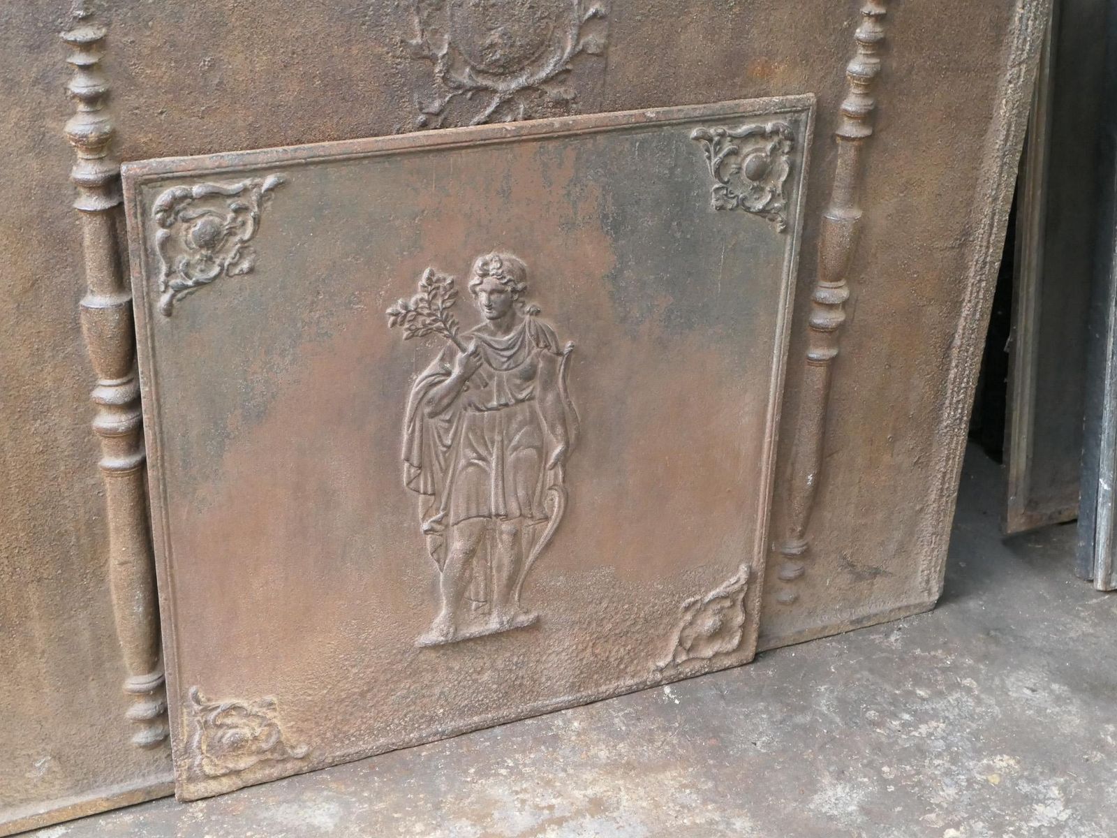Antique French Napoleon III 'Diana' Fireback / Backsplash, 19th Century photo vinterior