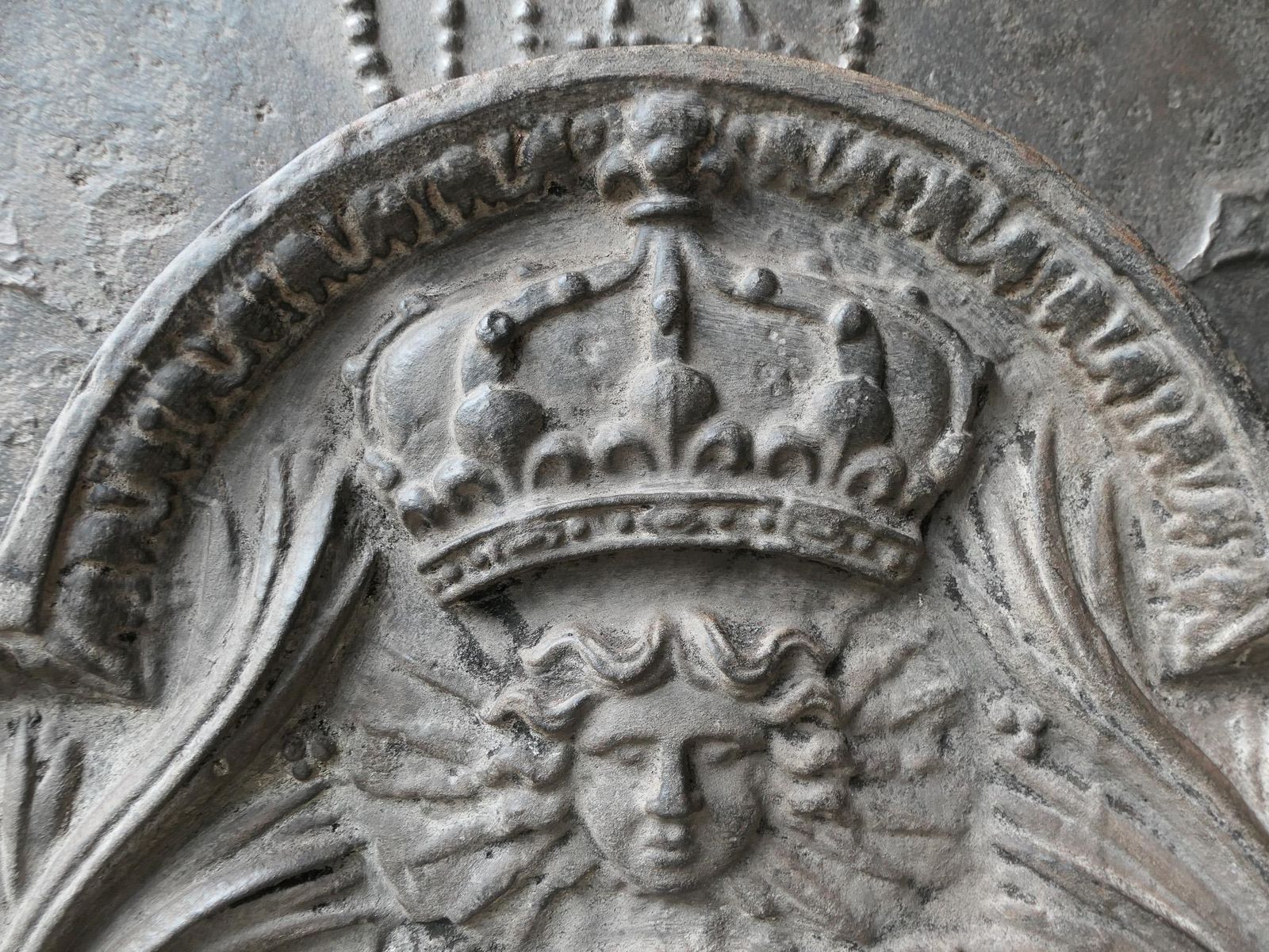French Louis XIV Style 'Arms Of France' Fireback / Backsplash photo 746.0
