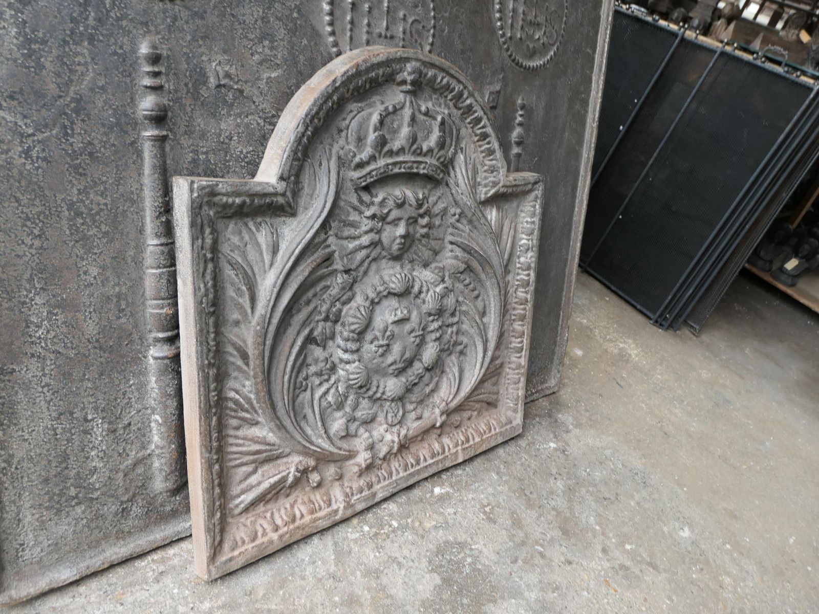 photo furniture French Louis XIV Style 'Arms Of France' Fireback / Backsplash