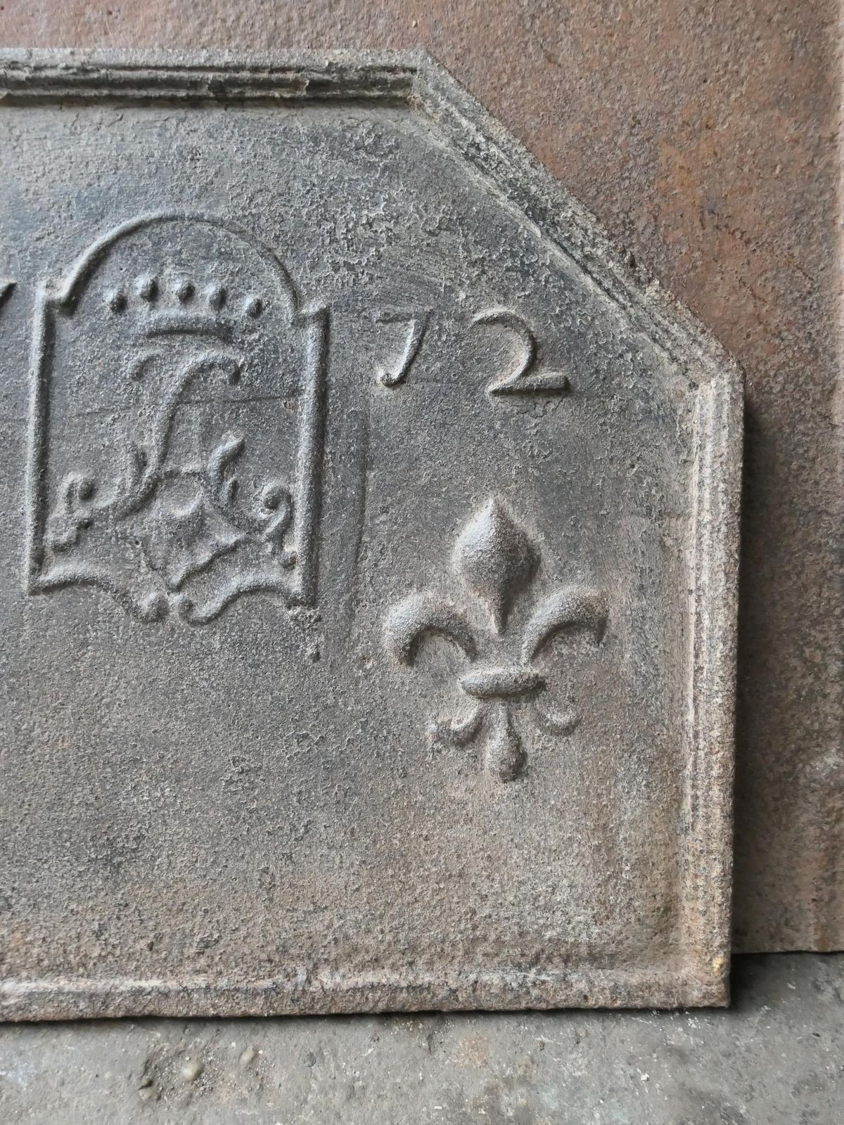 18th Century French Louis XV 'Coat Of Arms' Fireback / Backsplash photo vinterior