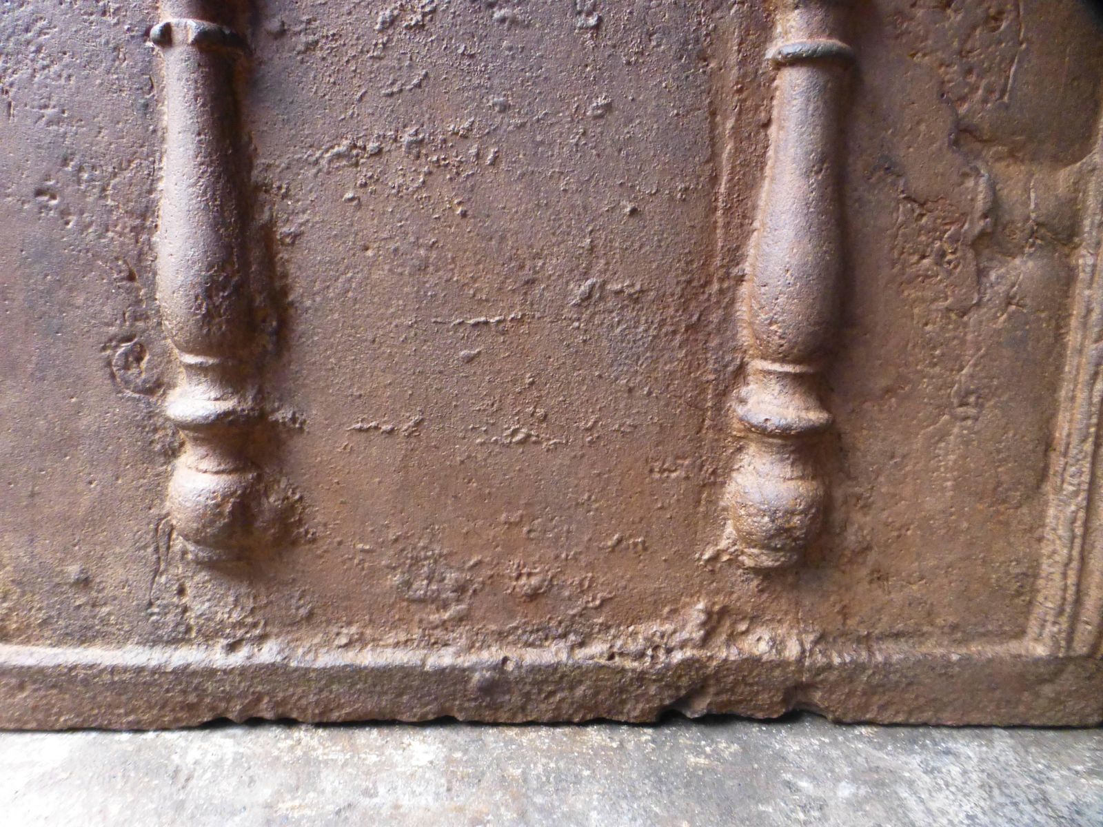 18th Century French Fireback / Backsplash With Pillars Of Hercules photo vinterior