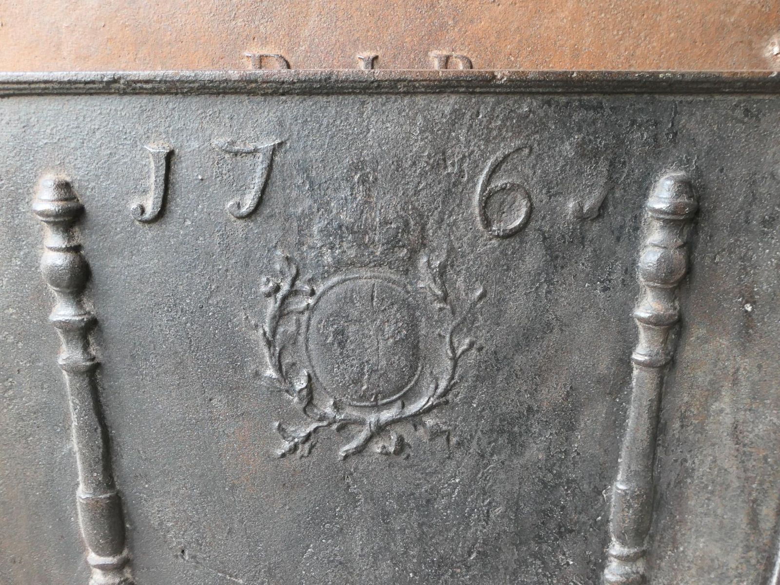 French Louis XV 'Arms Of France' Fireback / Backsplash, 18th Century photo vinterior