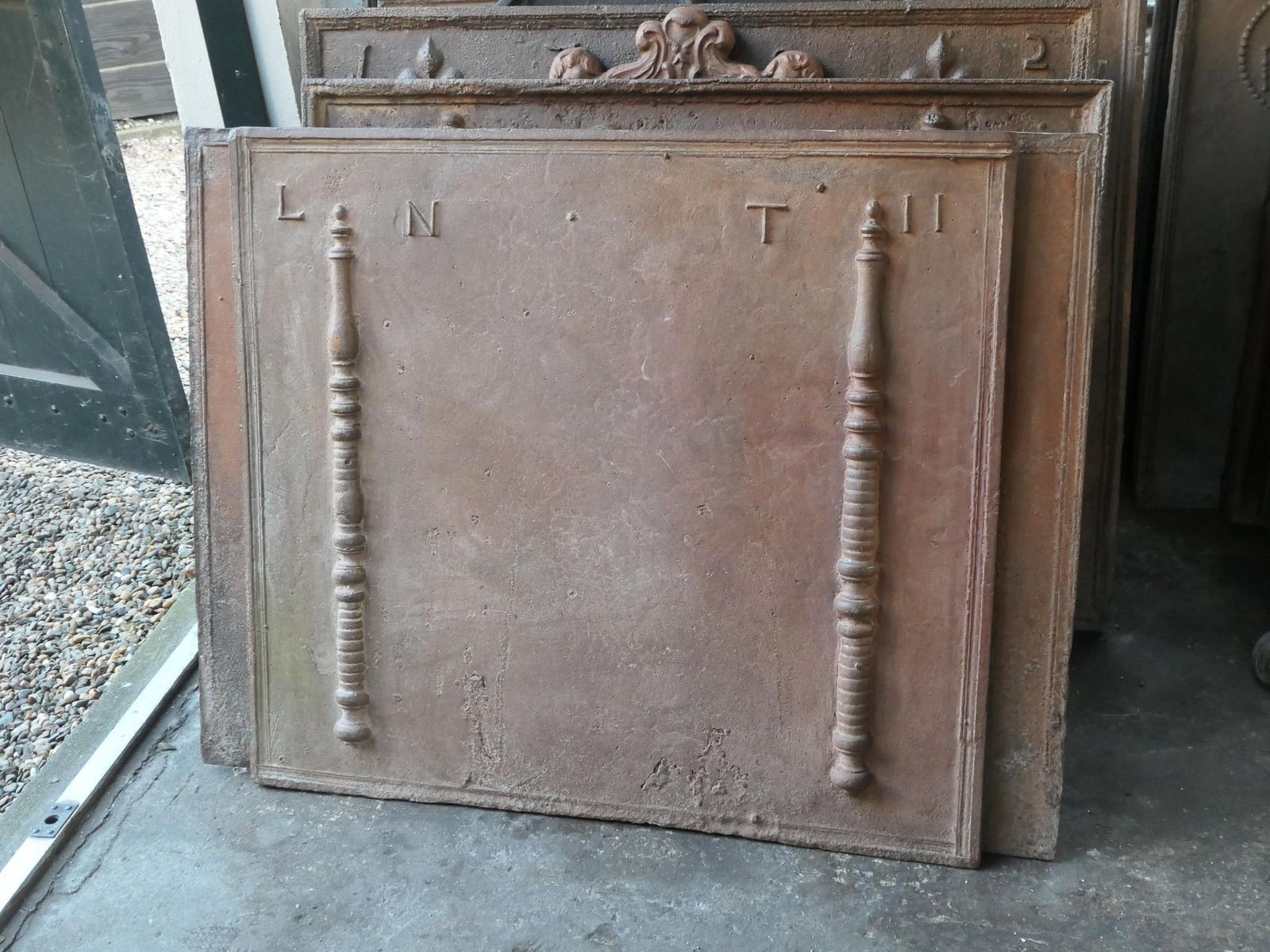 Antique French Fireback / Backsplash With Pillars Of Hercules, 18th Century photo vinterior