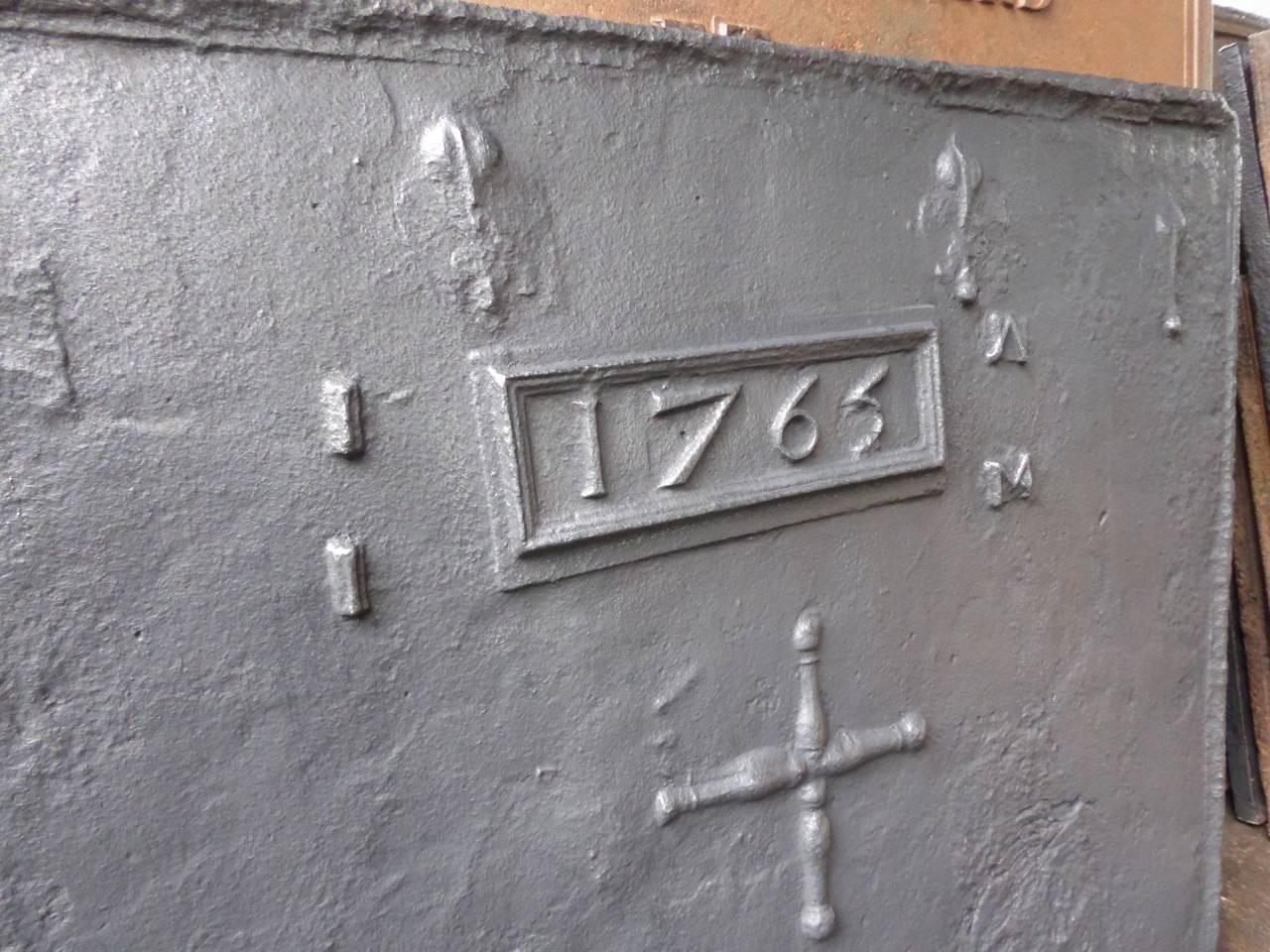 18th Century French 'Fleurs De Lys' Fireback / Backsplash photo vinterior