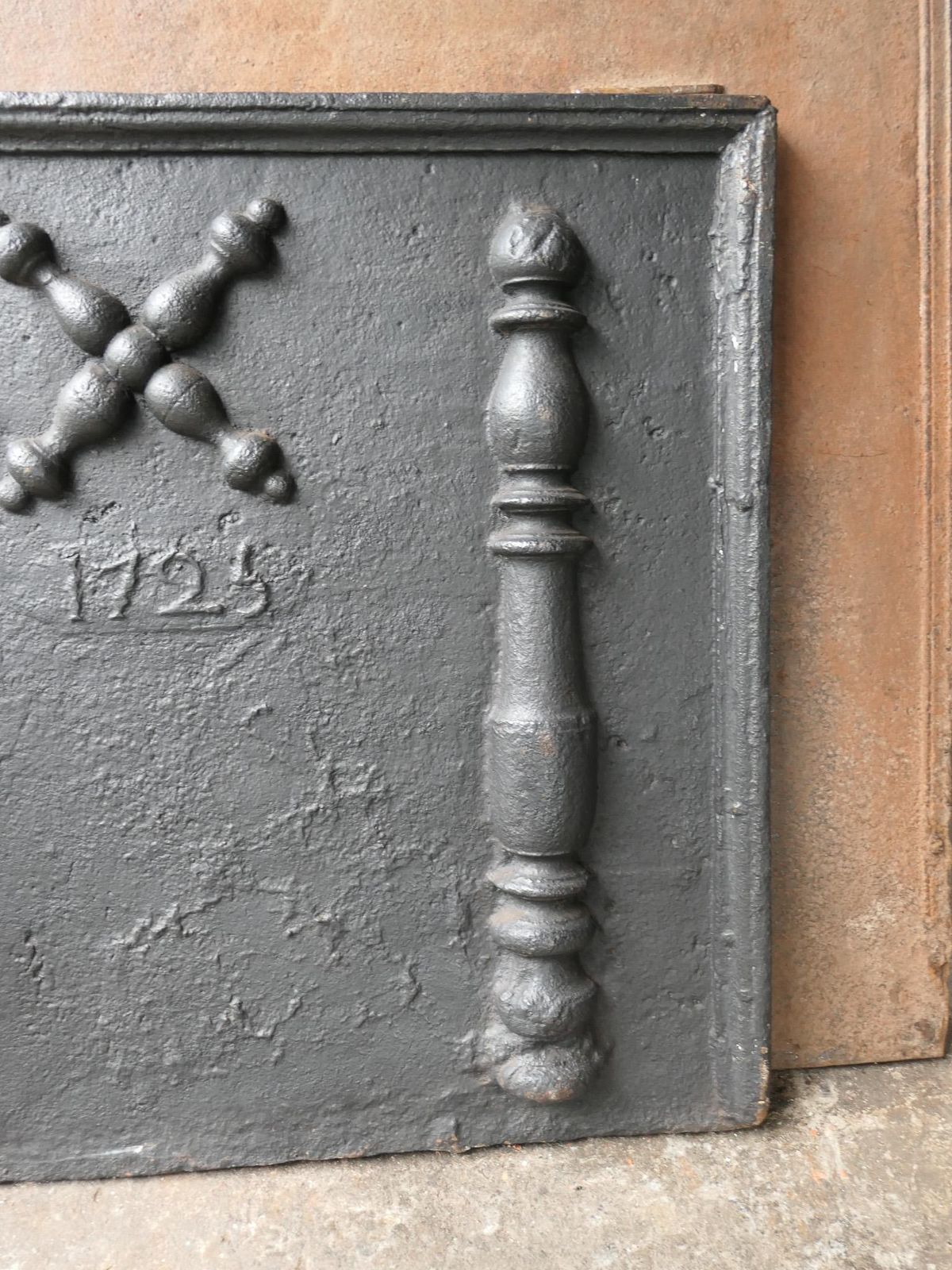 Home Fixtures Antique Louis XIV 'Pillars With Saint Andrew's Cross' Fireback / Backsplash photo