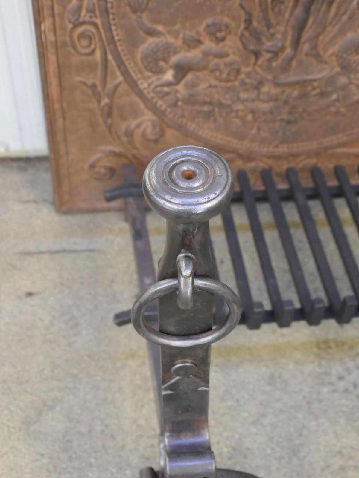 photo vintage Large French Louis XV Period Fireplace Grate Or Fire Basket, 18th Century