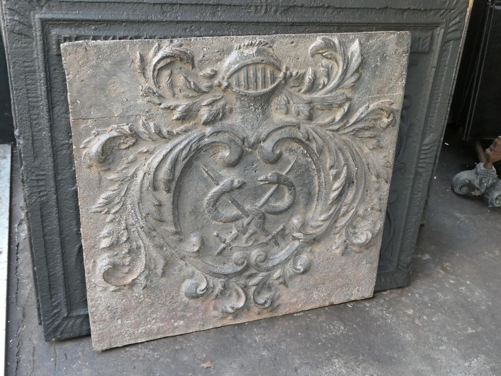 17th Century French Louis XIV 'Coat Of Arms' Fireback / Backsplash photo Home Fixtures