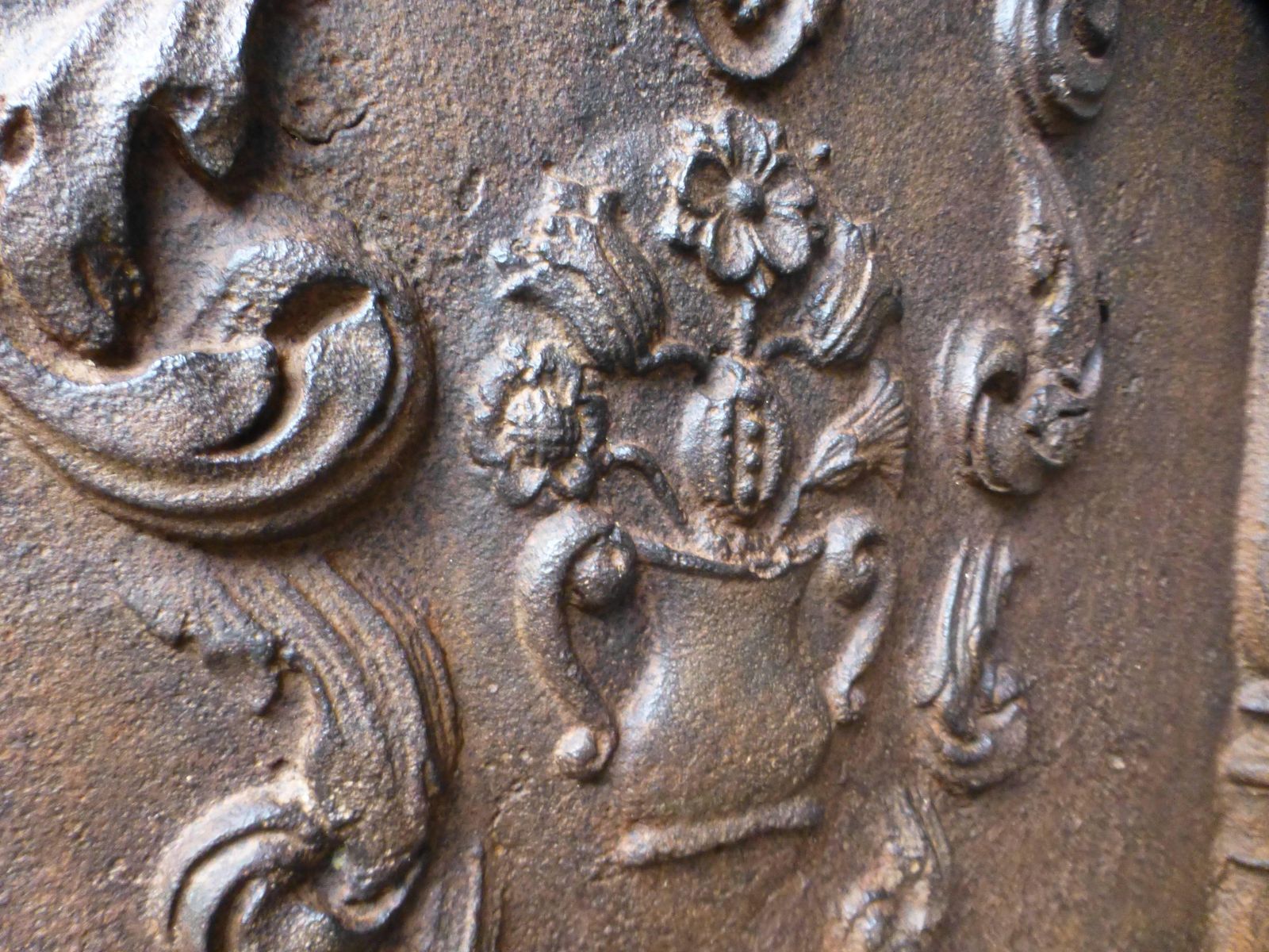 Magnificent French 'Coat Of Arms' Fireback / Backsplash, Dated 1720 photo vinterior