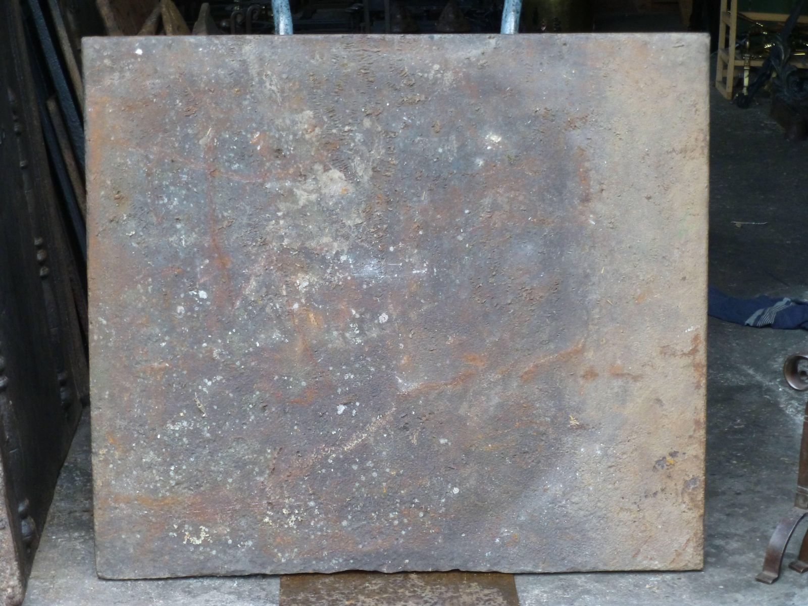 photo for sale Magnificent French 'Coat Of Arms' Fireback / Backsplash, Dated 1720