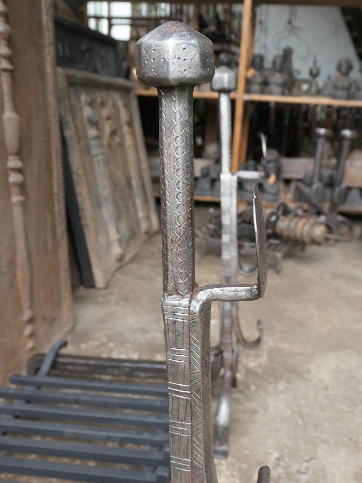 photo vinterior French Louis XIII Period Fireplace Grate Or Fire Basket, 17th Century