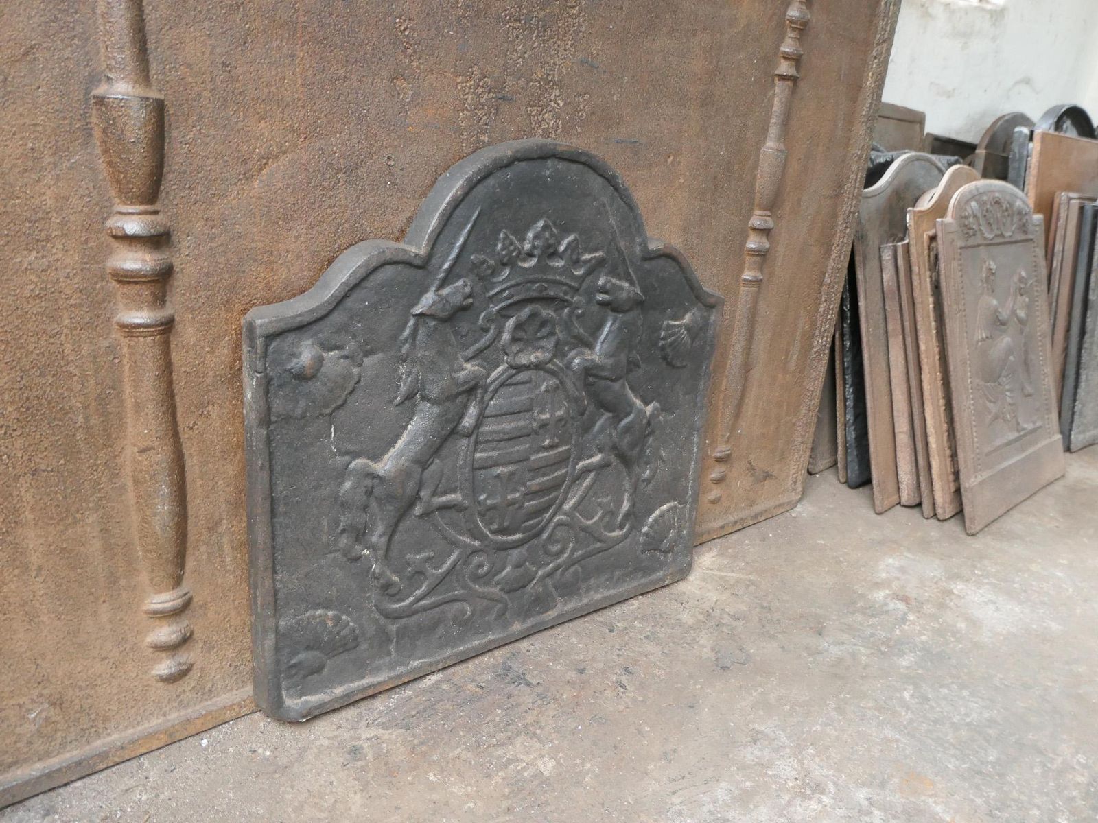 422.0 French Louis XIV Style 'Coat Of Arms' Fireback / Backsplash, 20th Century photo