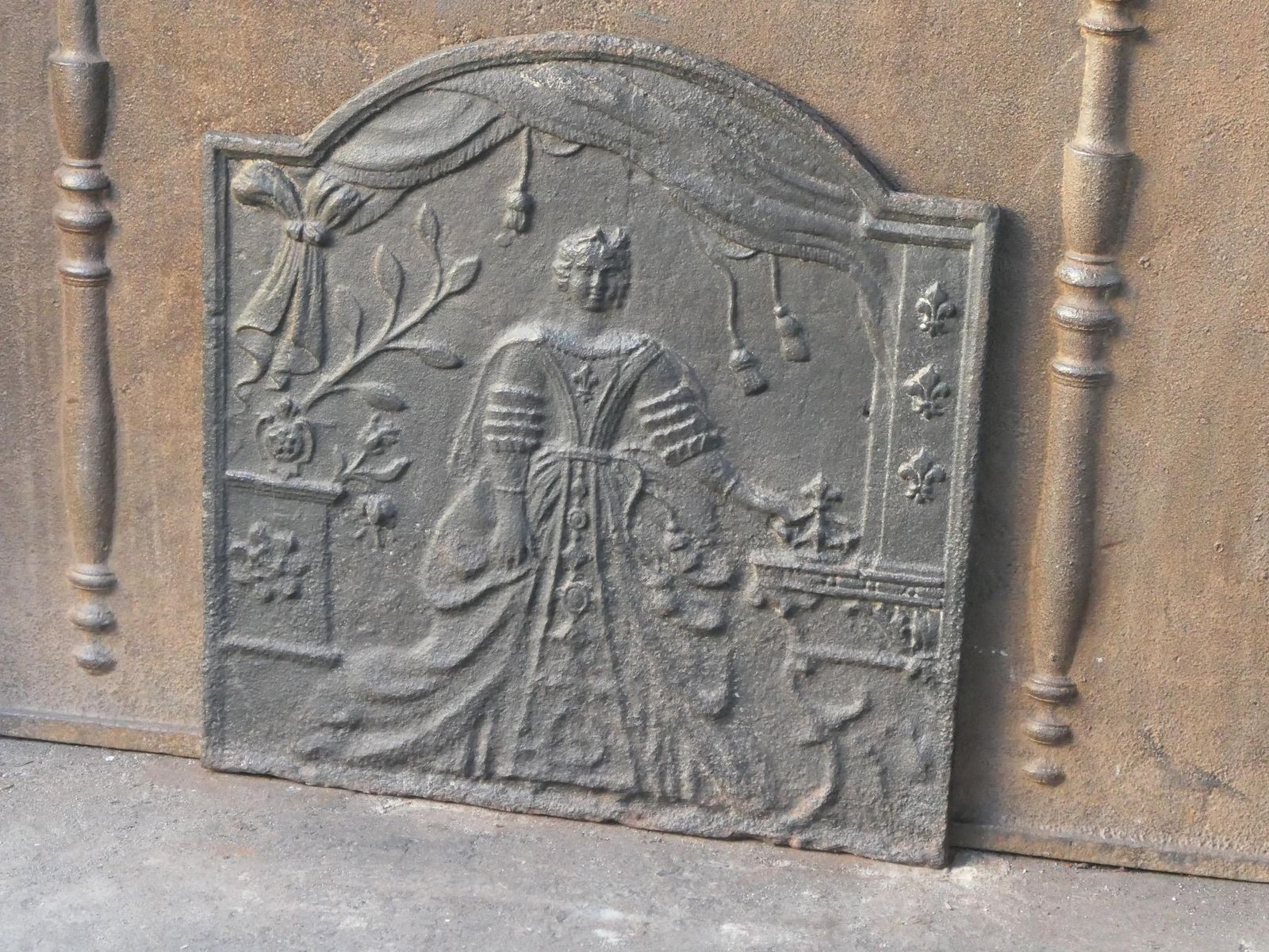 19th Century French 'Marie Leszczyńska' Fireback photo vinterior