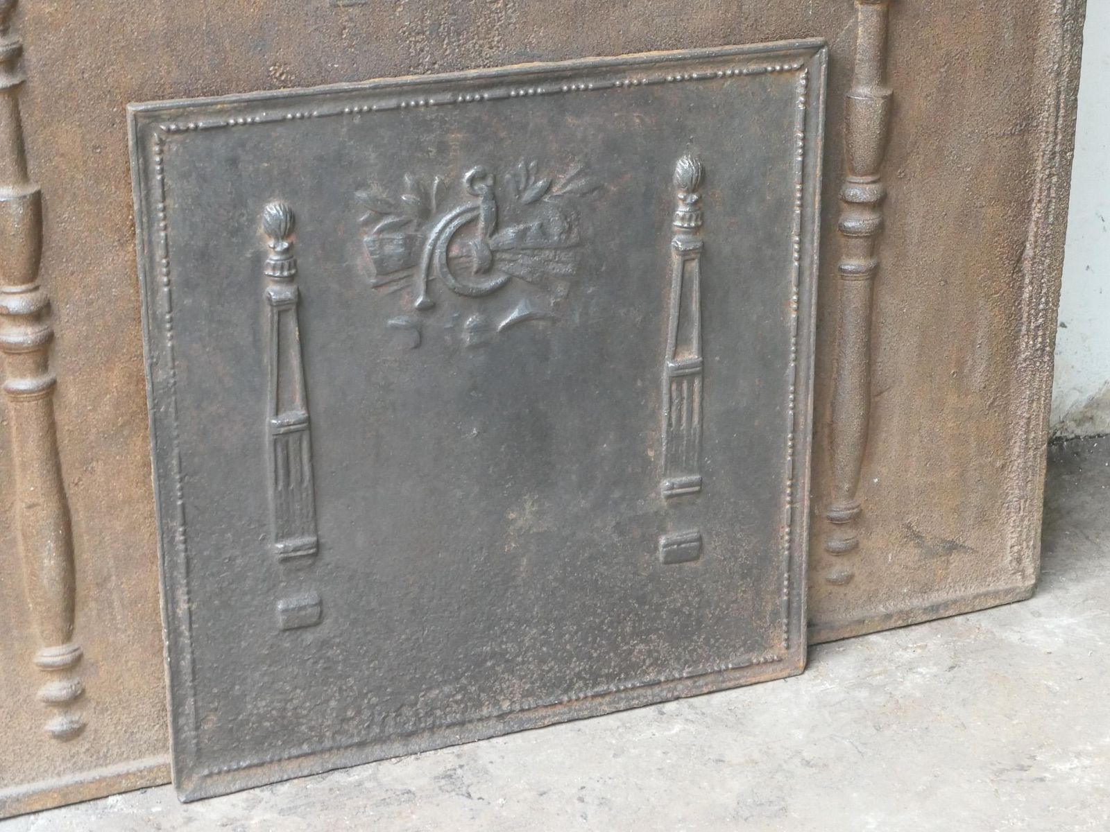 Antique French 'Pillars Of Freedom' Fireback / Backsplash, 18th   19th C. photo vinterior