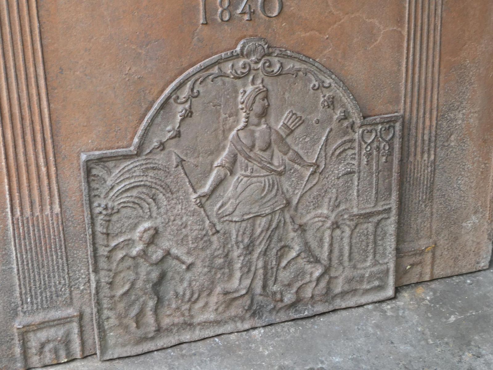 Antique French Napoleon III 'Diana' Fireback / Backsplash, 19th Century photo vinterior