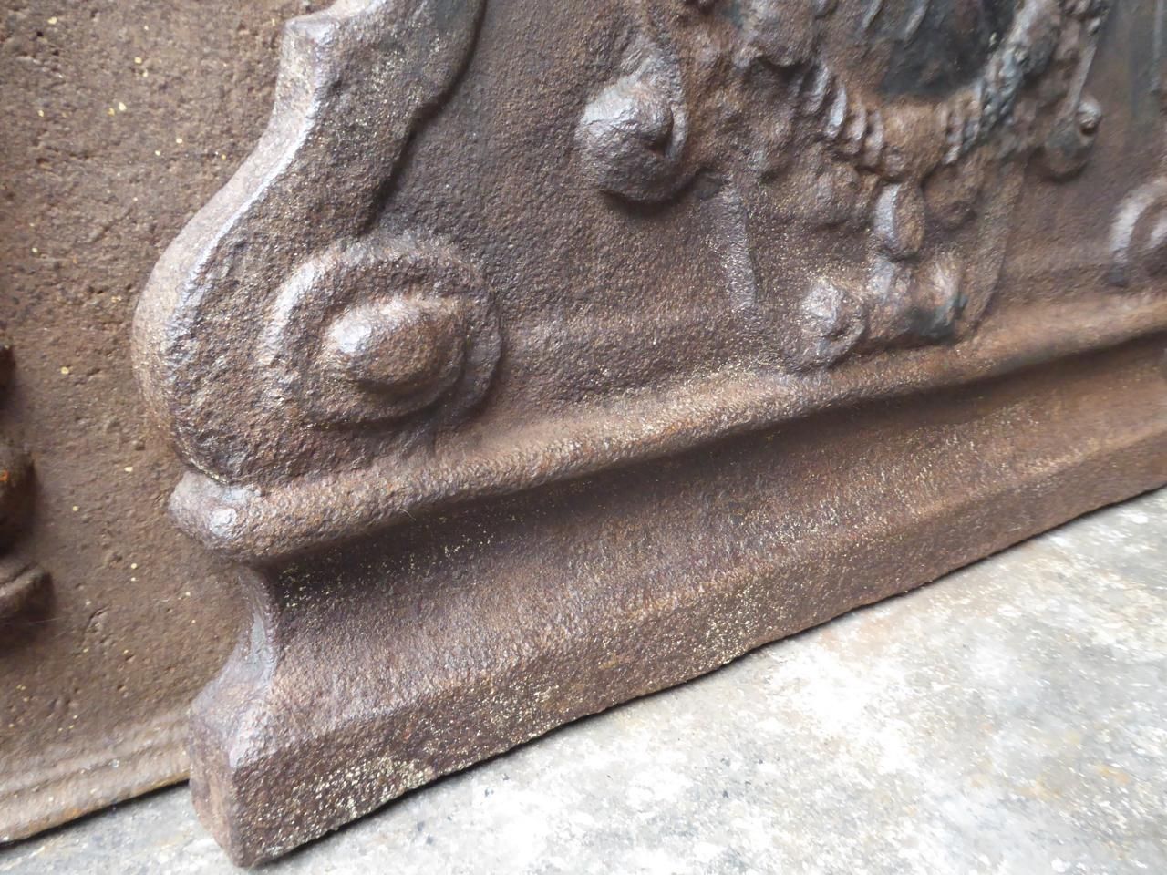 French Renaissance Style 'Coat Of Arms' Fireback / Backsplash photo vinterior