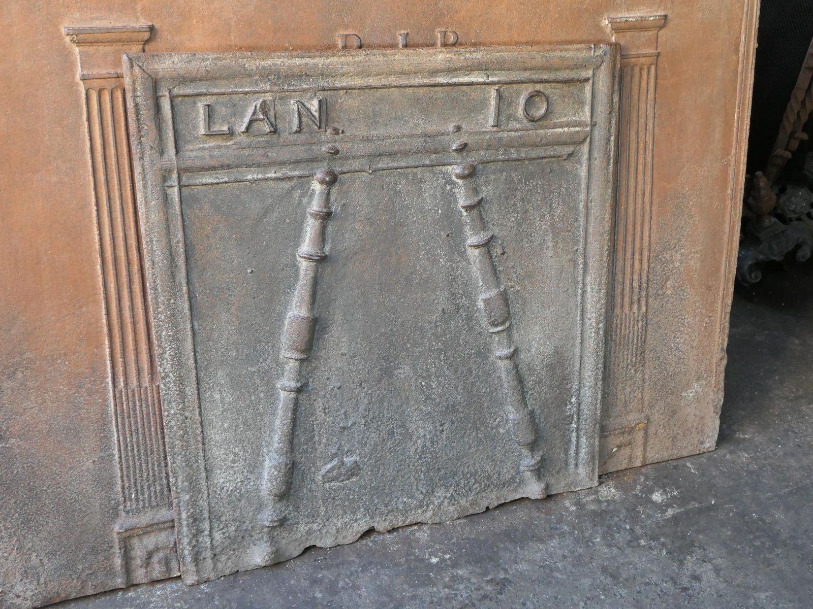 Antique French 'Revolution' Fireback / Backsplash, 18th Century photo vinterior