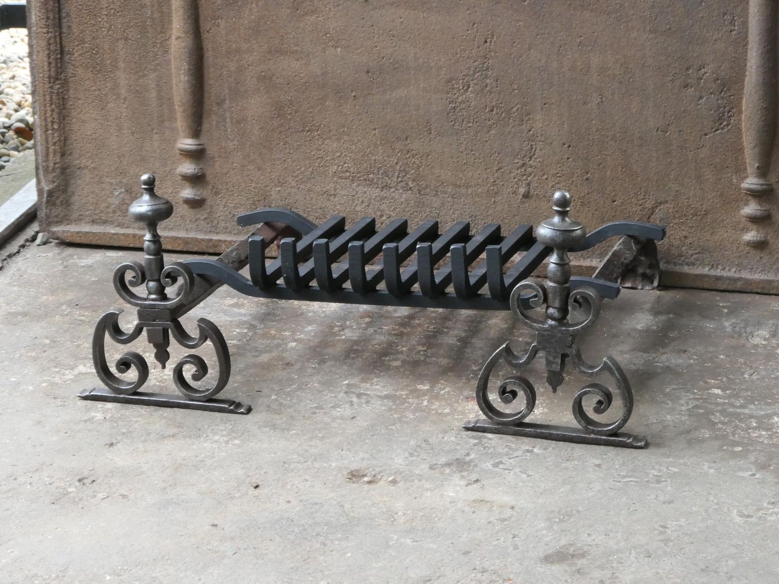 French Louis XV Period Fireplace Grate Or Fire Basket, 18th Century photo 832.0