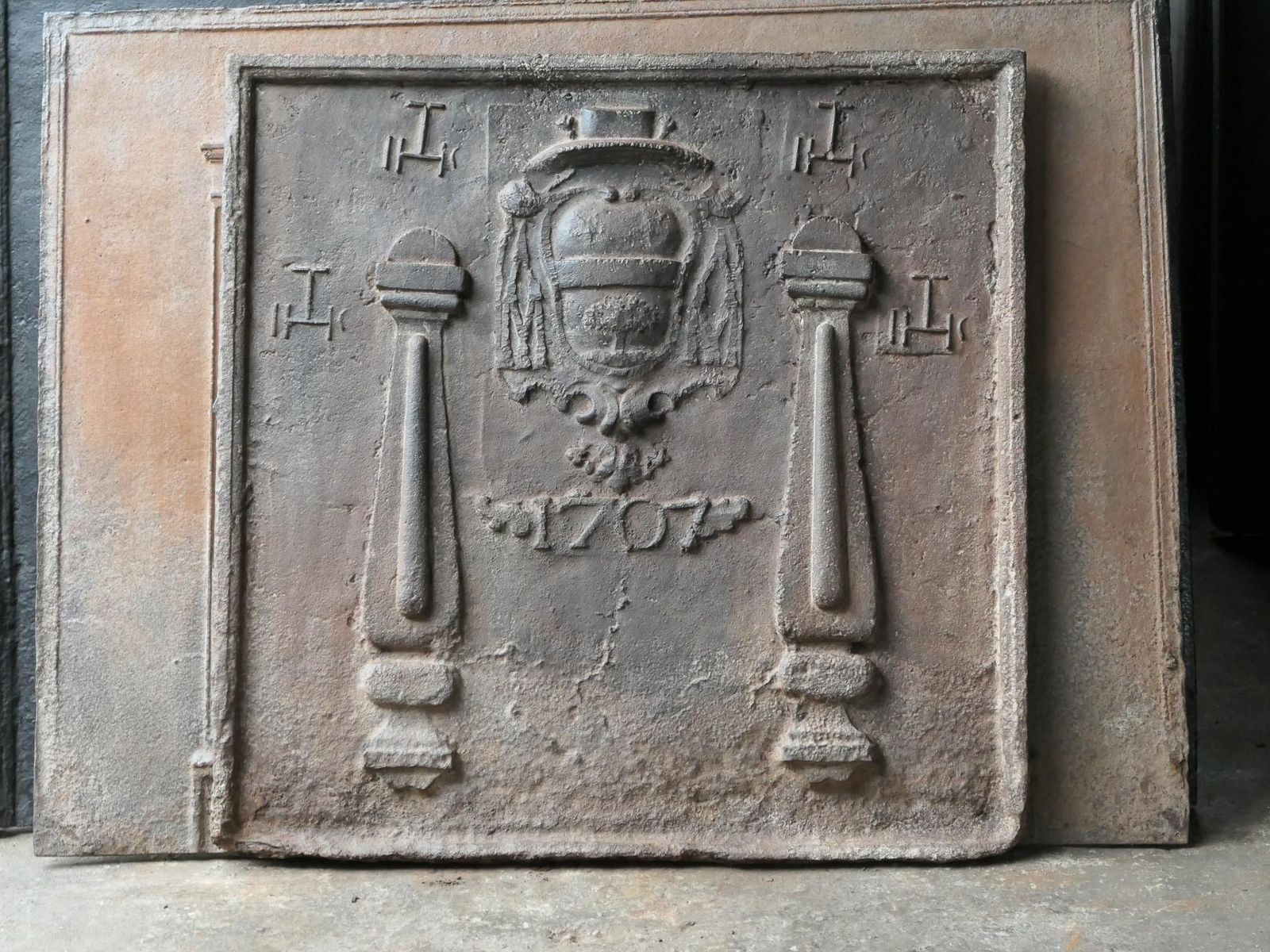 18th Century French 'Pillars With Ihs Monograms' Fireback / Backsplash photo vinterior