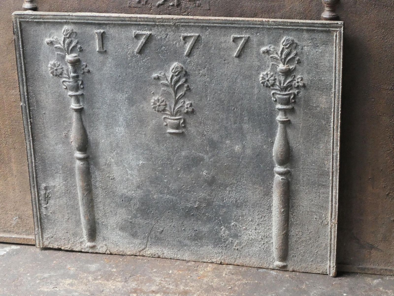 Antique French Louis XV Period 'Flower Baskets' Fireback / Backsplash, 18th C. photo vinterior