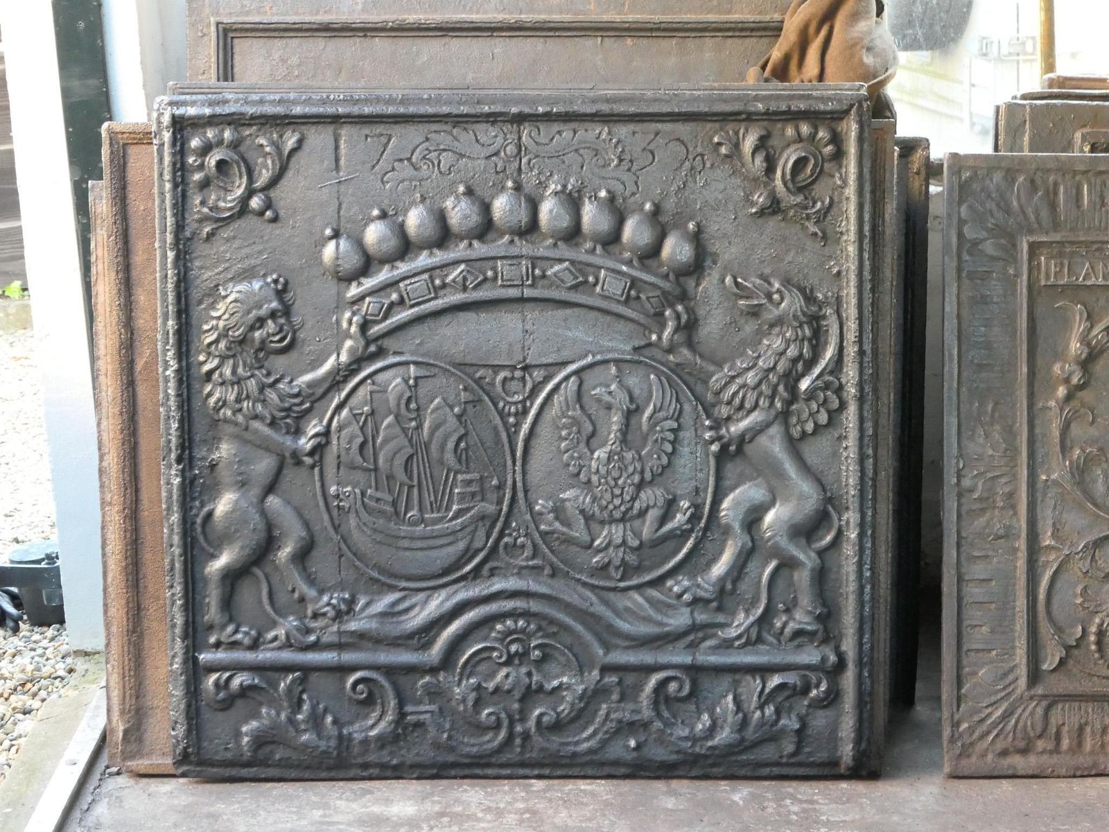 Large 18th Century French Louis XIV 'Coat Of Arms' Fireback / Backsplash photo Home Fixtures